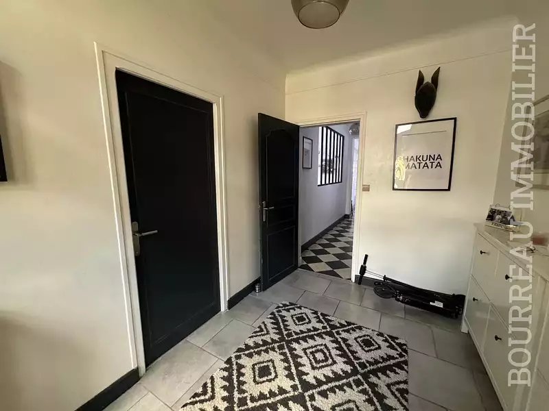 Maison, 251 m²