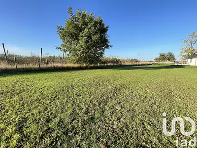 Terrain, 1 067 m²