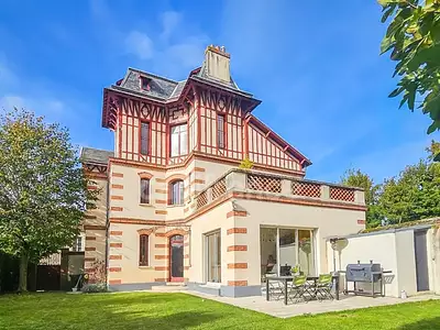 Maison, 225 m²