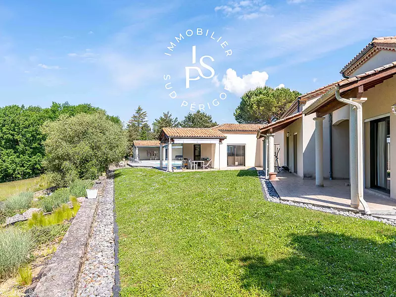 Maison, 242 m²