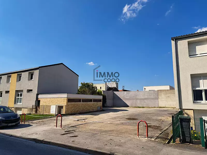 Terrain, 185 m²
