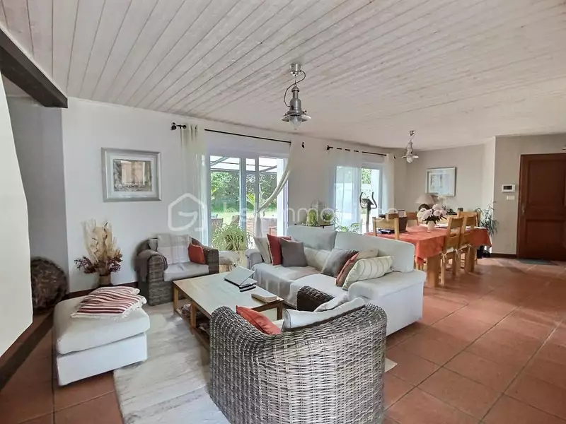 Maison, 163 m²