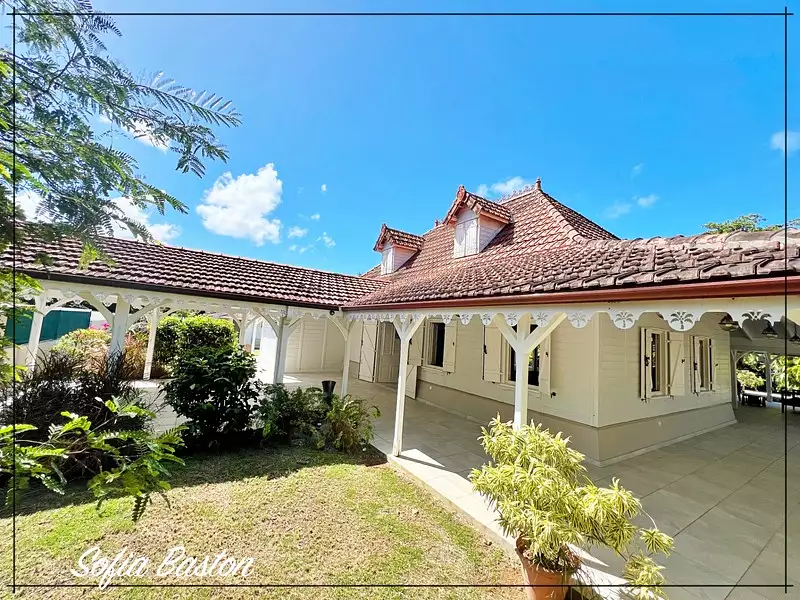 Maison, 231 m²