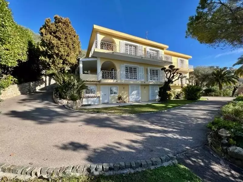 Maison, 386 m²