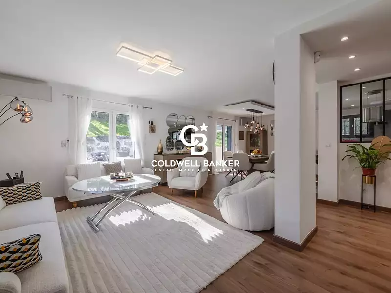 Maison, 280 m²