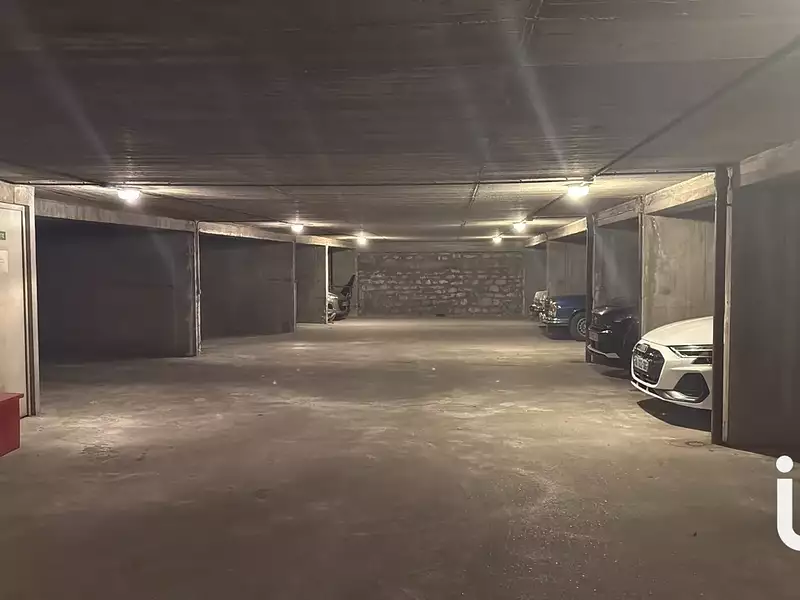 Parking, 15 m²