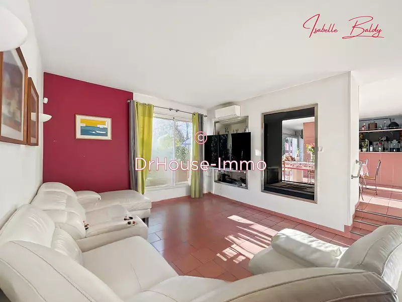 Maison, 242 m²