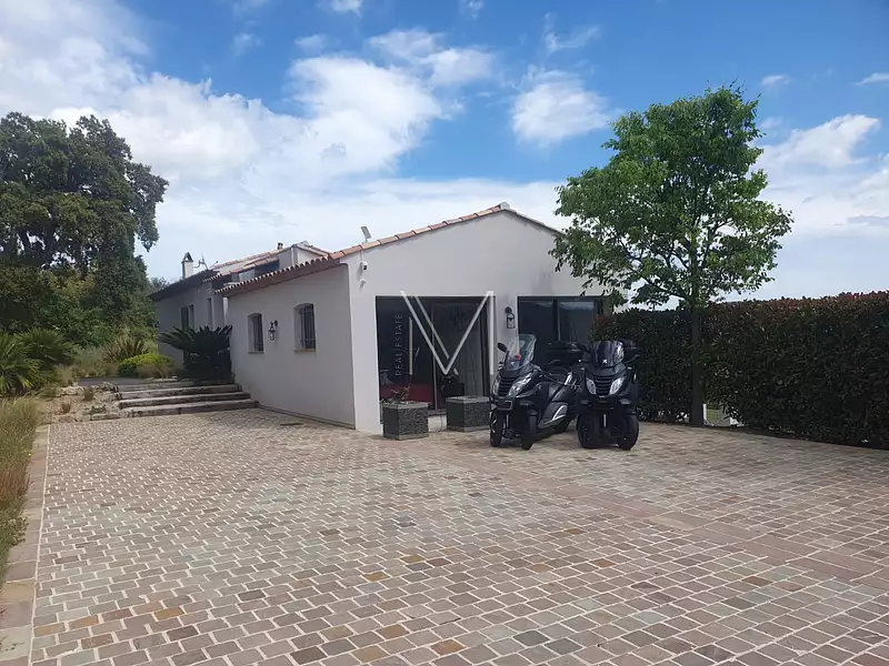 Maison, 260 m²