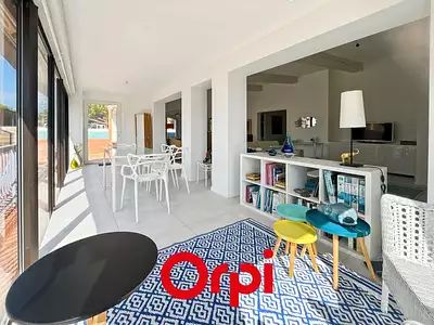 Maison, 240 m²