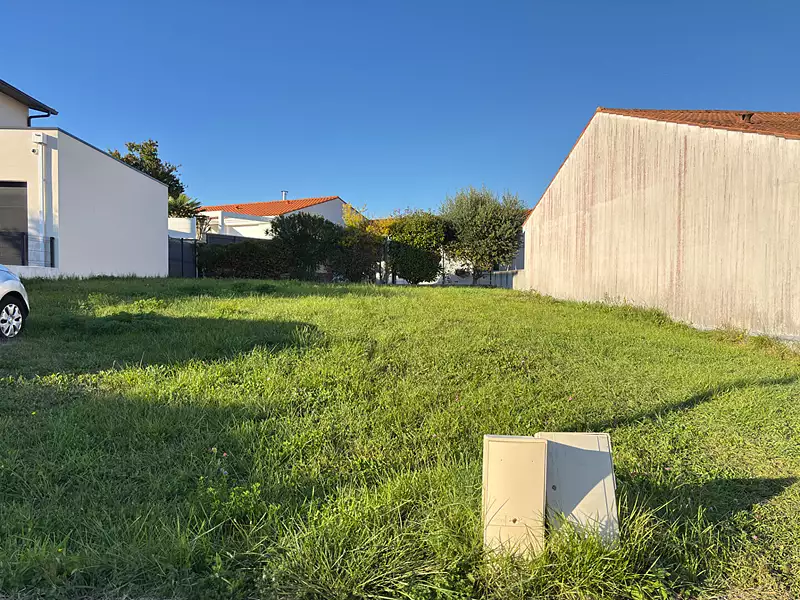 Terrain, 256 m²