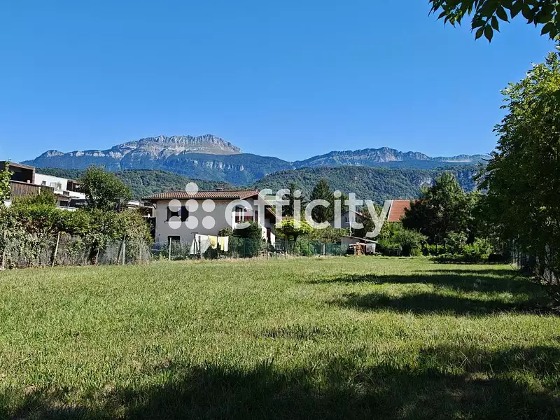 Terrain, 1 021 m²