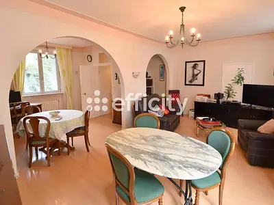Maison, 211 m²