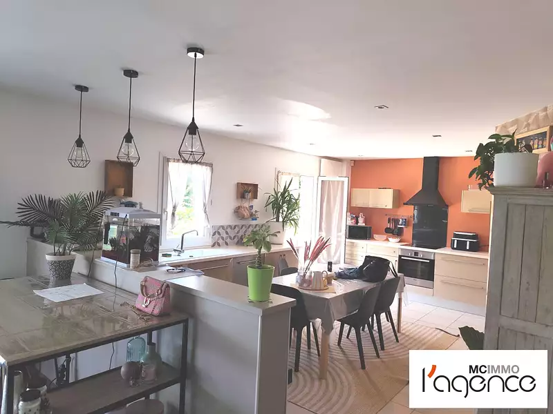 Maison, 195 m²