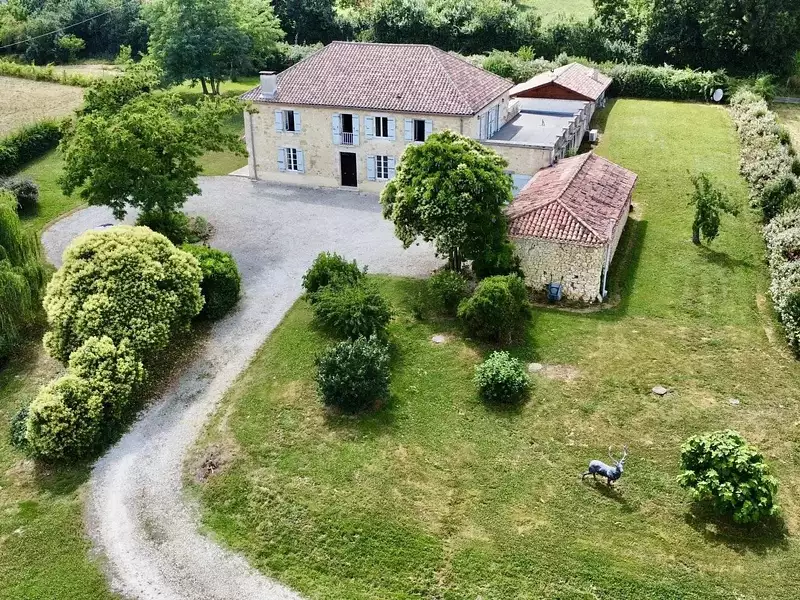 Maison, 330 m²