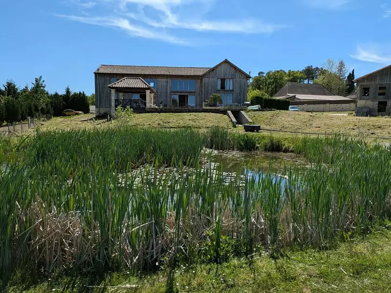 Maison, 900 m²