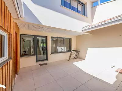 Maison, 255 m²