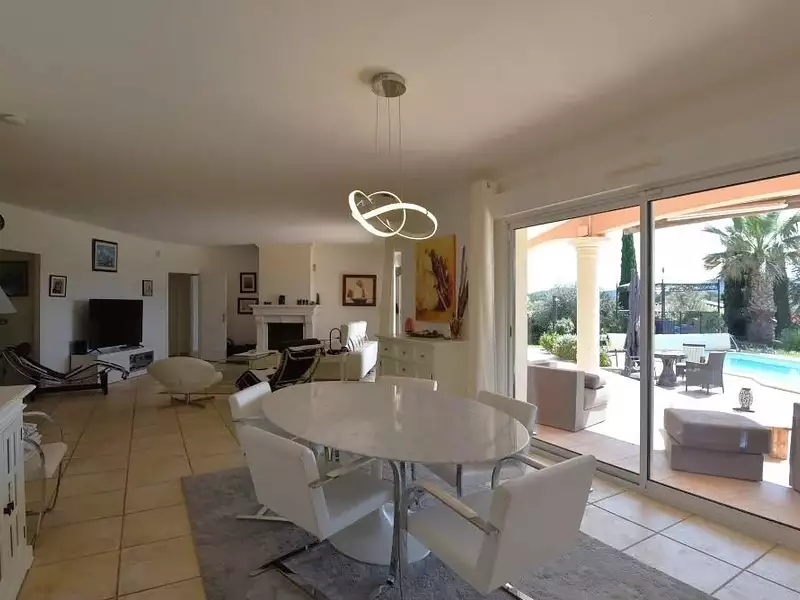 Maison, 185 m²