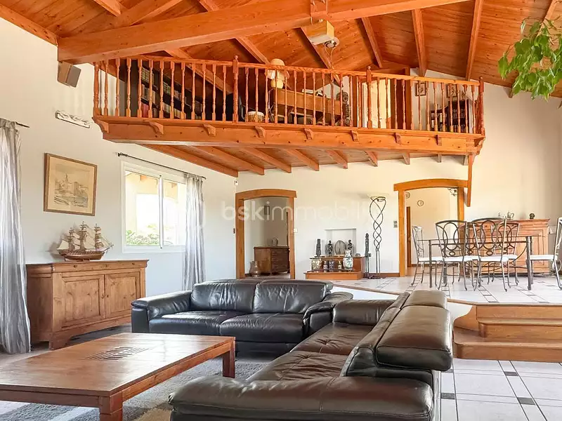 Maison, 237 m²