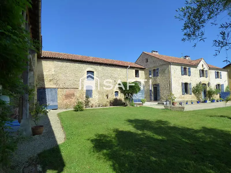 Maison, 260 m²