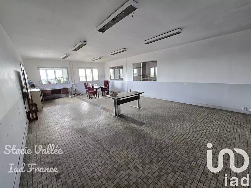 Immeuble, 4 584 m²