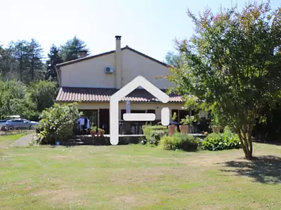 Maison, 240 m²