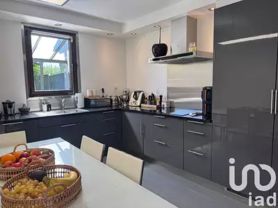 Maison, 167 m²
