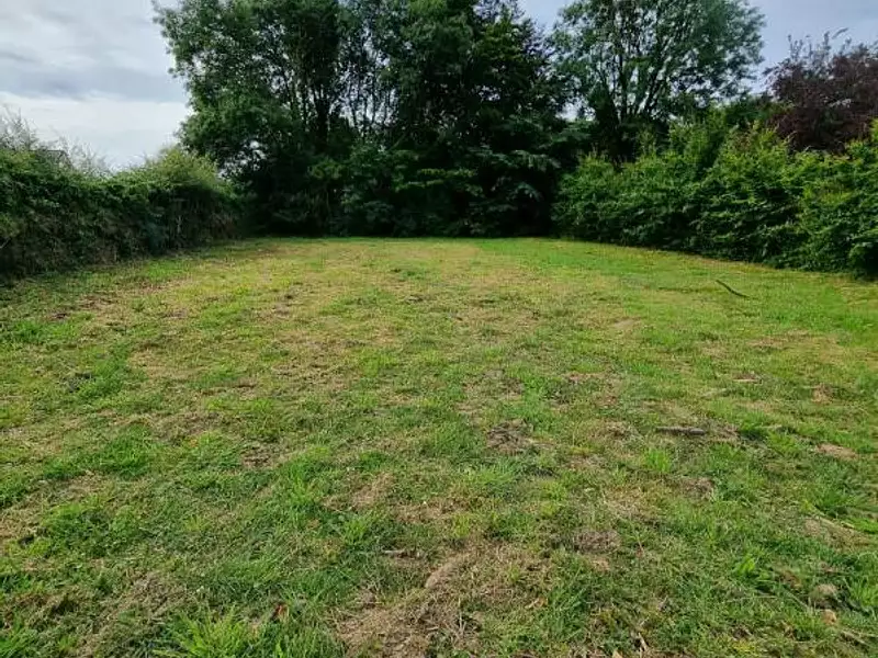 Terrain, 600 m²
