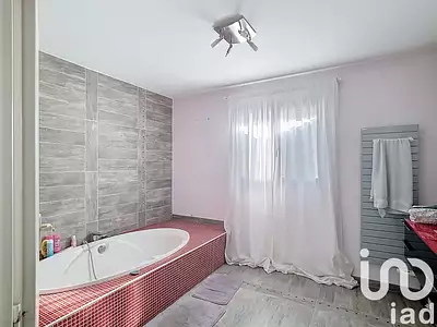 Maison, 220 m²