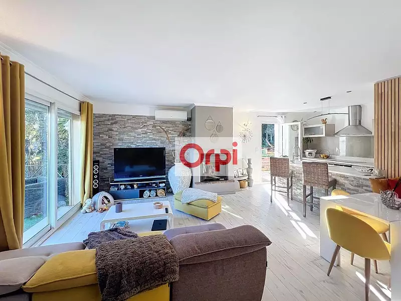 Maison, 176 m²