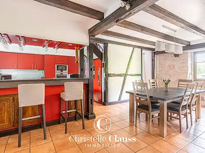 Maison, 251 m²