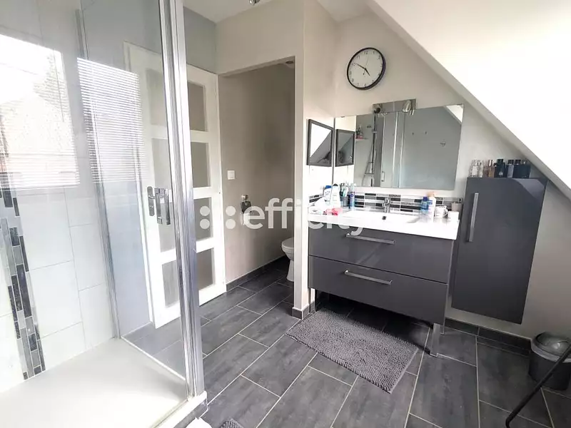 Maison, 235 m²