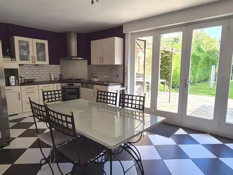 Maison, 276,6 m²