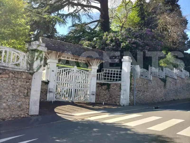 Maison, 242 m²