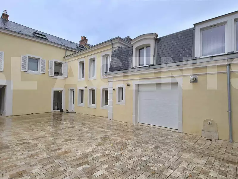Maison, 570 m²