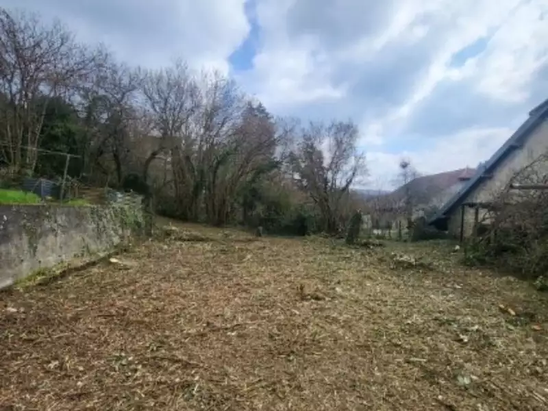 Terrain, 411 m²
