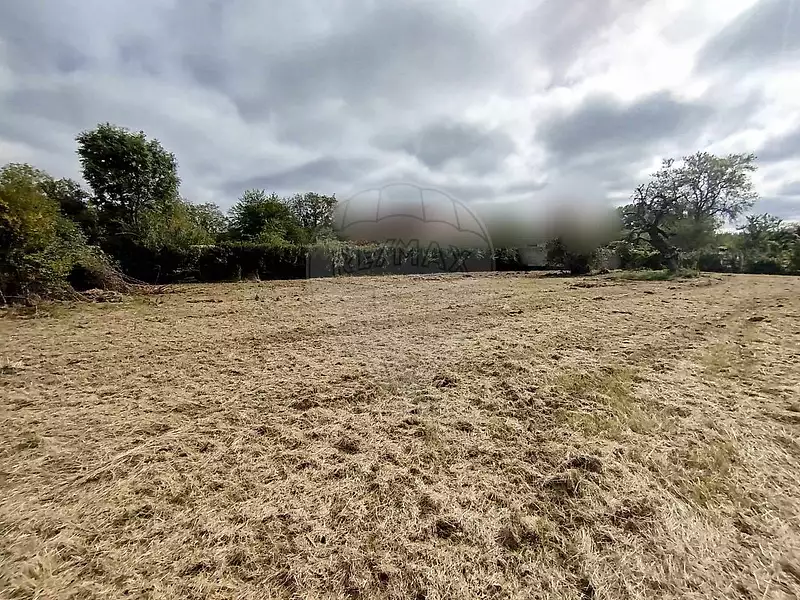 Terrain, 910 m²