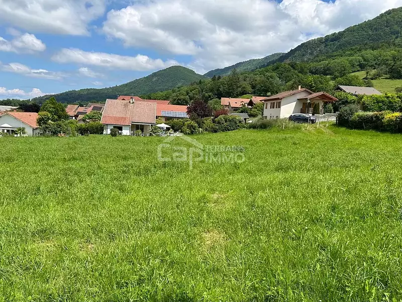 Terrain, 835 m²