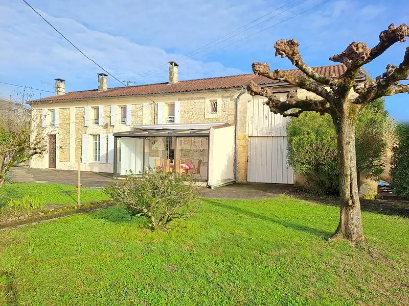 Maison, 156 m²