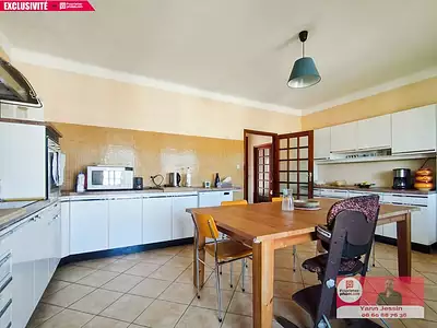 Maison, 180 m²
