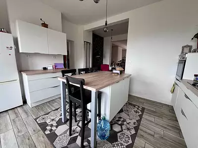 Maison, 240 m²