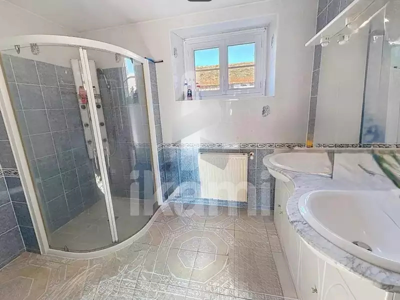 Maison, 186 m²
