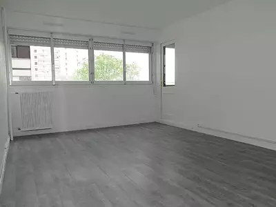 185 000 € 3 974 €/m² Appartement • 46,55 m² • 2 pièces • 1 chambre Créteil (94000)