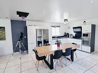 Maison, 168 m²