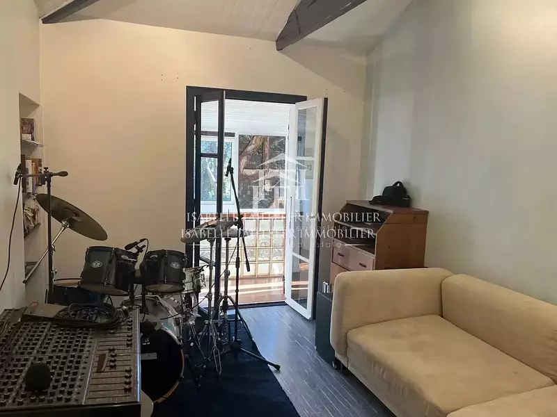Maison, 196 m²
