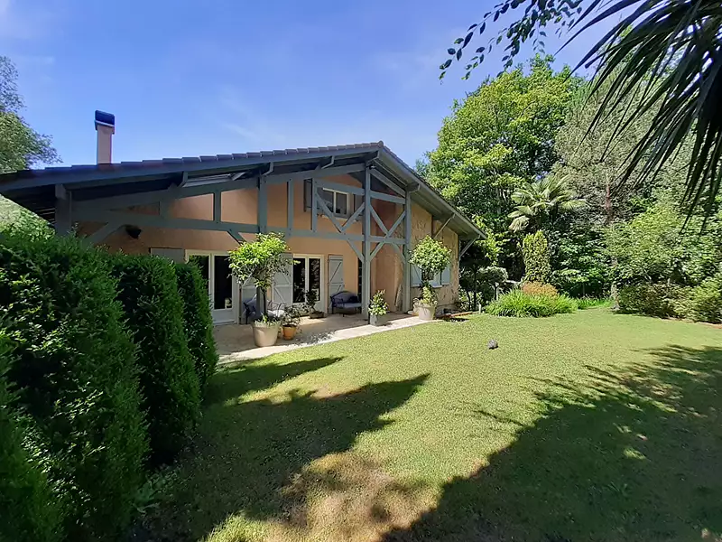 Maison, 215 m²