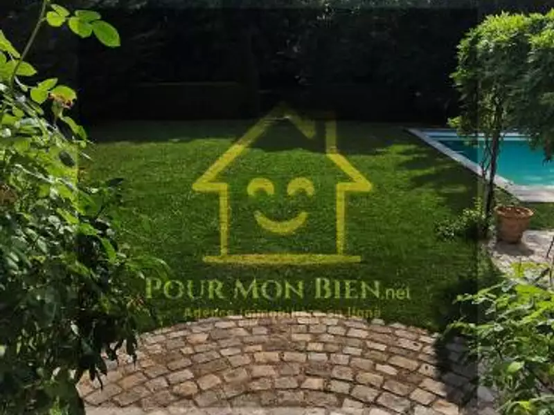 Maison, 345 m²