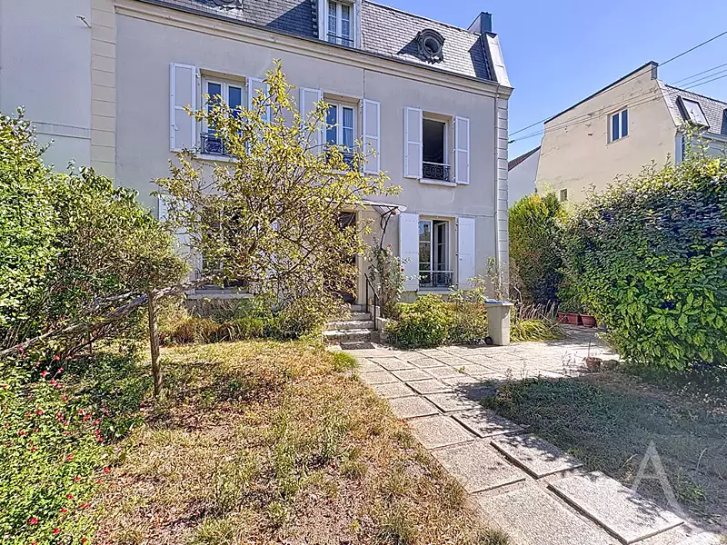 Maison, 158 m²