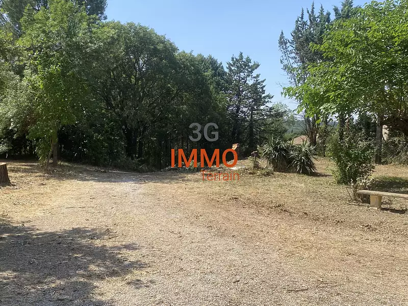 Terrain, 900 m²