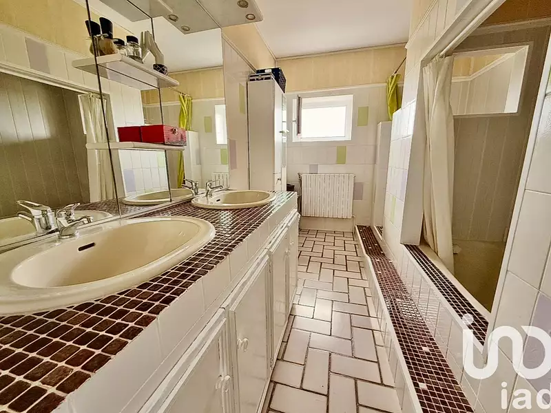 Maison, 303 m²