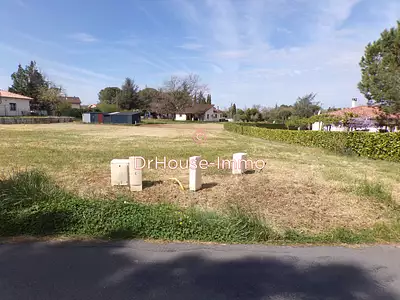 Terrain, 663 m²
